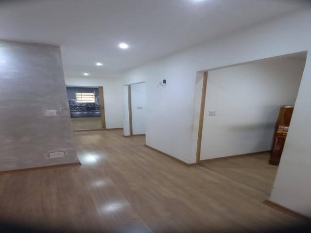 Sala para Venda em Barueri - 4